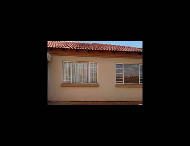 3 BEDROOM HOUSE FOR SALE IN THE ORCHARDS